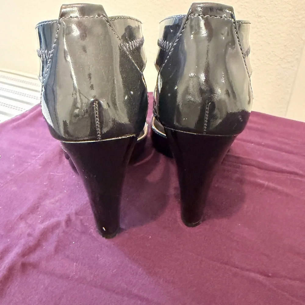 Michael Kors Navy Patent Leather Zip-Front Women's Heels - Size 7